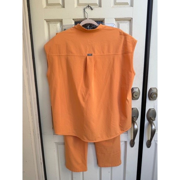 FIGS Rafaela Oversized Sleeveless Scrub Set Shaka Orange Size Large Petite - Picture 8 of 10